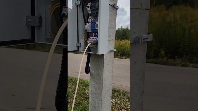 Бурение скважины и продолжение земляных работ по копке котлована под будущий фундамент. смотреть онлайн