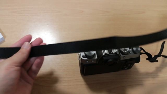 Fuji film mirrorless camera 【X-T100 double zoom】. How to pass the strap. смотреть онлайн