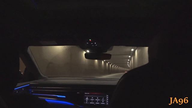 2022 Audi RSQ8 Exhaust Sound, ONBOARD Cruising & Tunnel Runs! смотреть онлайн