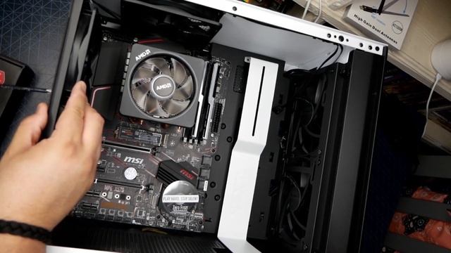 Building My Second Gaming / Streaming PC! Ryzen 9 3900x + RTX 2060 смотреть онлайн