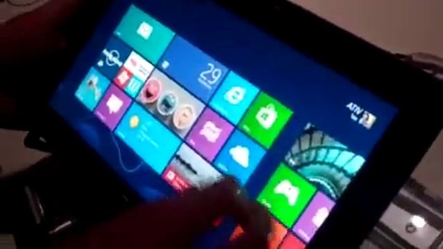 Samsung ATIV Tab - Windows 8 - IFA 2012 смотреть онлайн