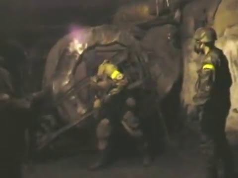 Страйкбольная игра "Half Life" на заводе ЗИЛ. 2010 вроде год. Airsoft game Russia. смотреть онлайн