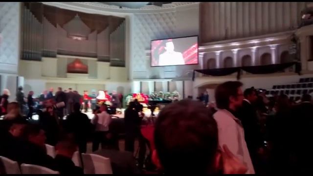 Волгоградец снял видео похорон Кобзона смотреть онлайн