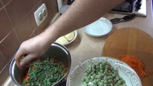 Курица тушёная с овощами