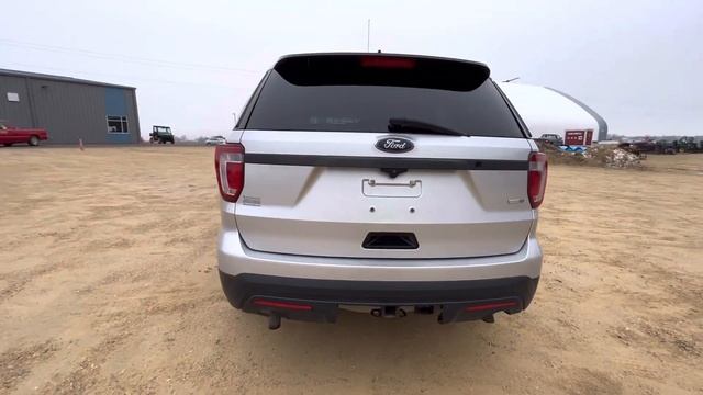 8499 - 2017 Ford Explorer Police Interceptor SUV смотреть онлайн