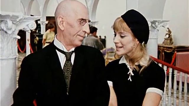 - Сколько же Вам лет, пятьдесят? - Почти. Тридцать восемь. смотреть онлайн