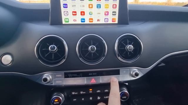Не штатное ПО SorentoMusic и организация интернета в автомобиле KIA Stinger смотреть онлайн
