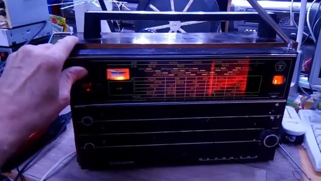 Транзисторный радиоприемник СССР Океан 209 с FM смотреть онлайн