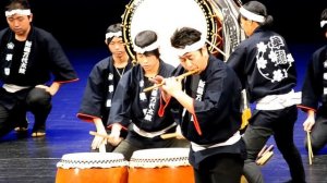 Японские барабаны "тайко"