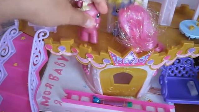 Как снимать фильм про пони .Папа играет в пони .