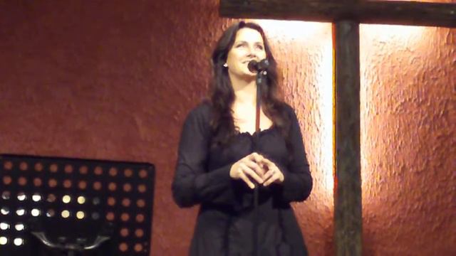 Jenny Berggren singing Du är aldrig ensam at Karlstads Pingskyrka 9 Oct 2010 смотреть онлайн