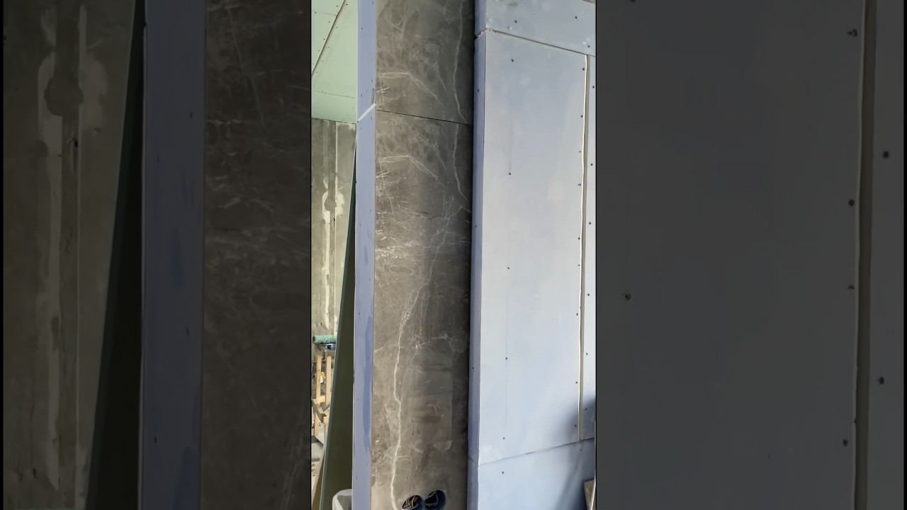 Трендовое решение использования крупноформатного керамогранита для оформления зоны ТВ в гостиной смотреть онлайн