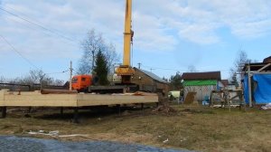 Перенос дома 6 Х 4 м. 25 тонным краном на 20 метров.