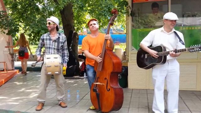 Бурлеск-оркестр - Шаланды, полные кефали... @ Парк Северное Тушино, 25.05.2015 смотреть онлайн