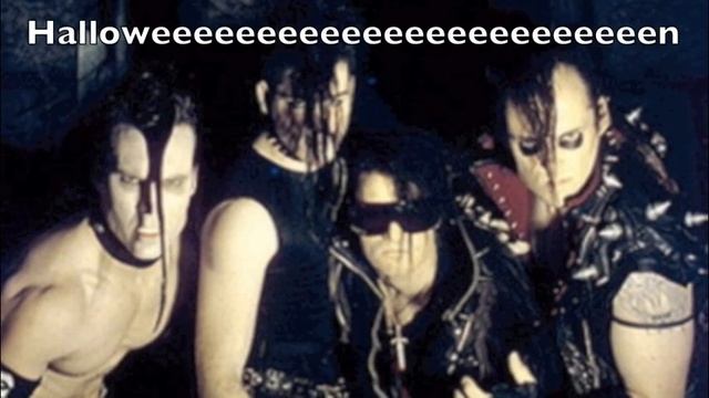 The Misfits' "Halloween" (Slideshow w/ Subtitled Lyrics) смотреть онлайн