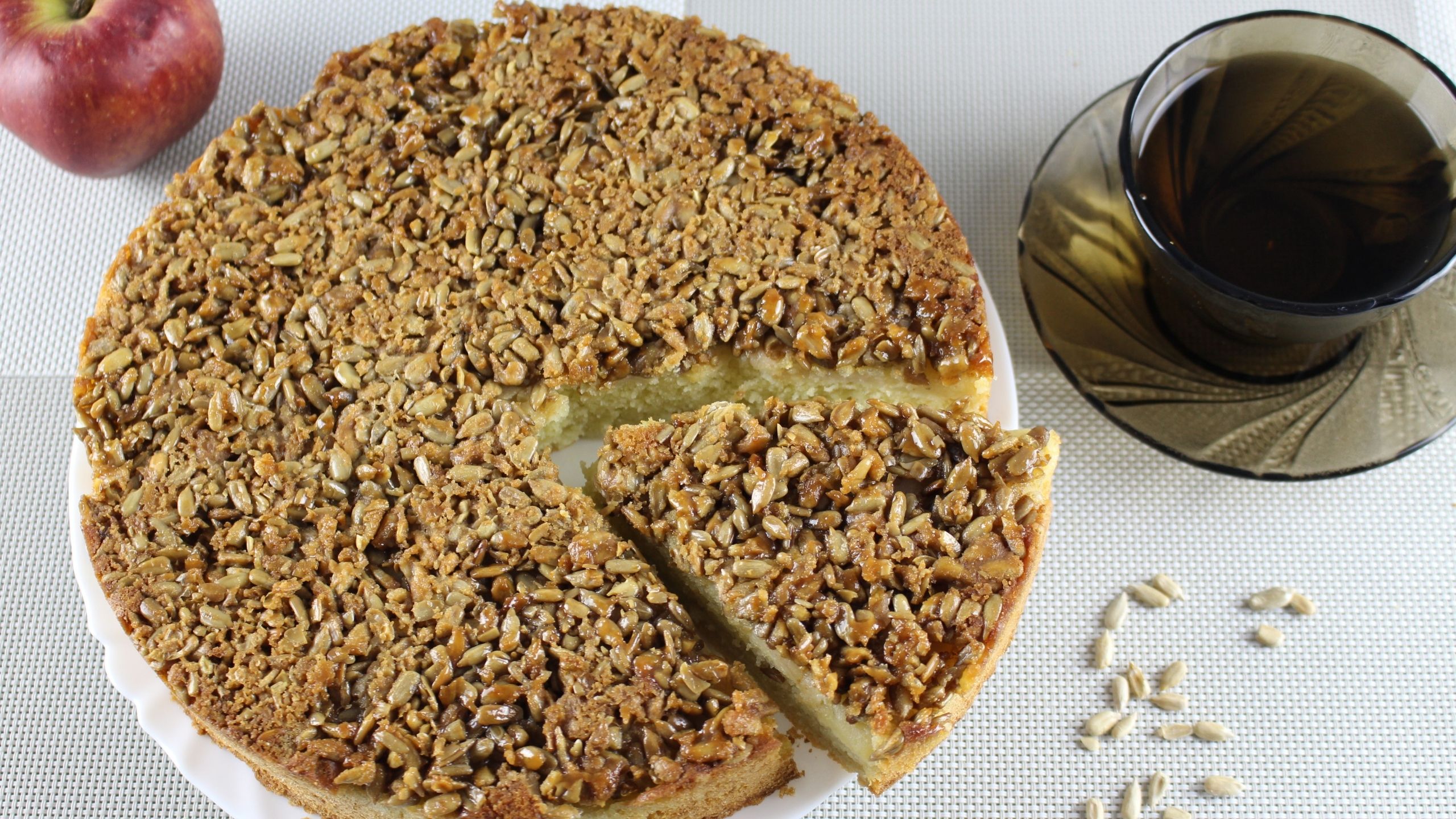 Если надоела ШАРЛОТКА, попробуйте ПИРОГ с ЯБЛОКАМИ и карамелизированными СЕМЕЧКАМИ смотреть онлайн