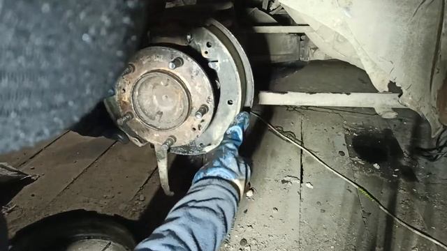 установка сальника полуоси нива,установка полуоси, колодок,фар и решетка радиатора! смотреть онлайн