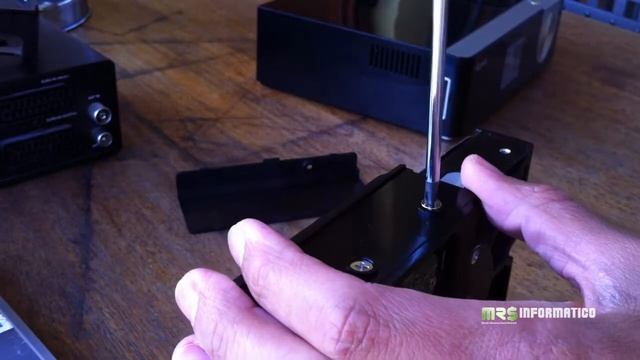 Inserire Hard Disk nel 4Geek Medley 3 Evo - Mondoinformatico смотреть онлайн