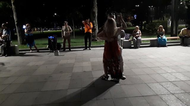 Сиреневый туман...Народные танцы,сухой фонтан,Харьков,август 2020. смотреть онлайн