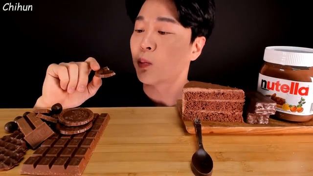 ASMR CHOCOLATE MUKBANG #1 ? 초콜릿 디저트 먹방 NUTELLA, EDIBLE SPOON, ICE CREAM BARS, COOKIES, CAKE DESSERT смотреть онлайн