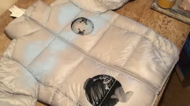 BLF Making Film (1) - Silkscreen Printing and spray painting on Puffer Jacket смотреть онлайн