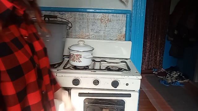 КАК ПОЛЬЗОВАТЬСЯ ГАЗОВОЙ ПЛИТОЙ?!? смотреть онлайн
