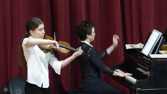 #Паганини Ансамбль «Поющие смычки». Н. Паганини. Кантабе смотреть онлайн