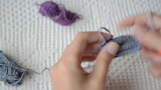 Четыре варианта провязывания столбиков без накида. Вязание крючком для начинающих. Начни вязать! смотреть онлайн