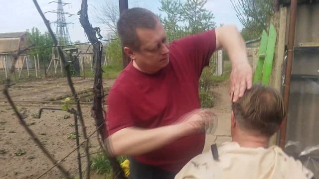 Quarantine haircut СТРИЖКА НА КАРАНТИНЕ мужская стрижка СТРИГУ ВПЕРВЫЕ first haircut पहले बाल कटवान смотреть онлайн