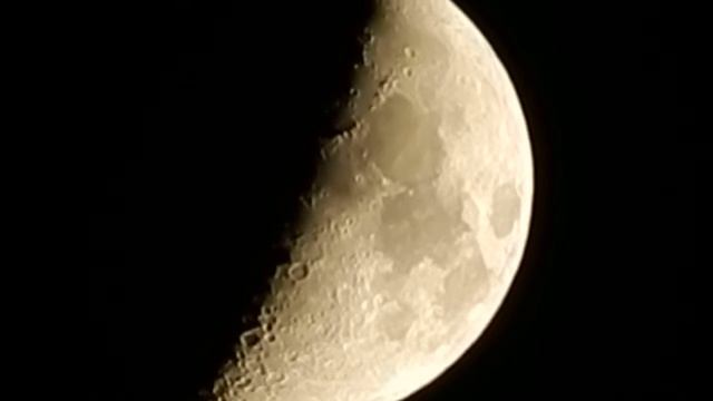 Moon by Nikon Coolpix L820 смотреть онлайн