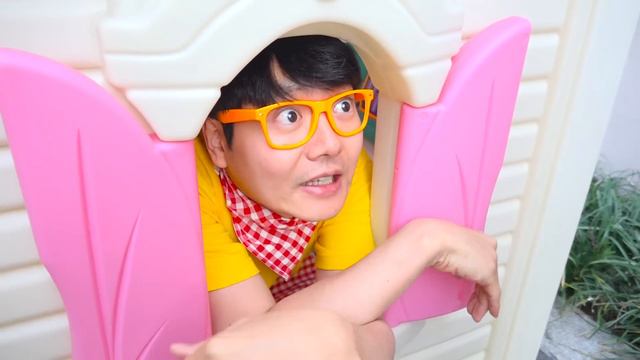 Boram prend soin de la poupée. Jeux de poupée Teletoby смотреть онлайн