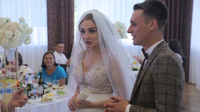 Дедушка с бабушкой поздравляют молодожёнов на свадьбе смотреть онлайн