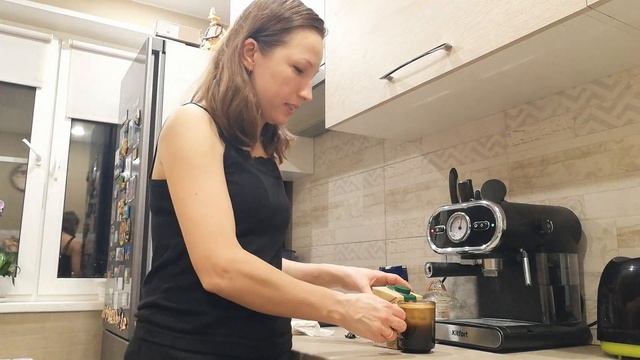 Готовим кофе с рожковой кофеваркой Kitfort KT-702 смотреть онлайн