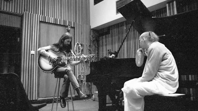 GEORGE HARRISON - GOVINDA (rare photos) RUS SUB смотреть онлайн