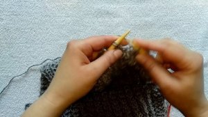 Простой удлиненный жилет спицами