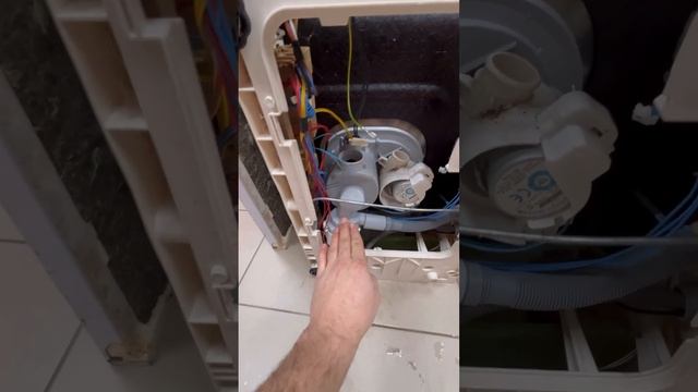 ПММ Whirlpool WUC 3c22. Ошибка F-11. Часть 2 смотреть онлайн