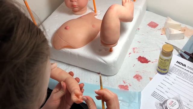 УРОКИ РЕБОРНИНГА. REBORN BABY. HOW TO MAKE YOUR REBORN DOLL.Вставляем ГЛАЗА , покрываем НОГТИ ,ГУБЫ смотреть онлайн
