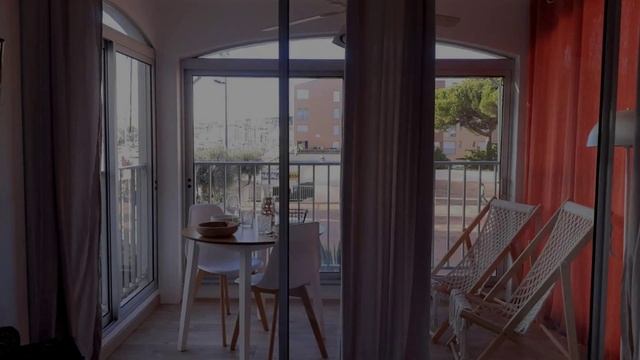 AGREABLE STUDIO VUE PORT AU CAP D'AGDE, Cap d'Agde, France смотреть онлайн
