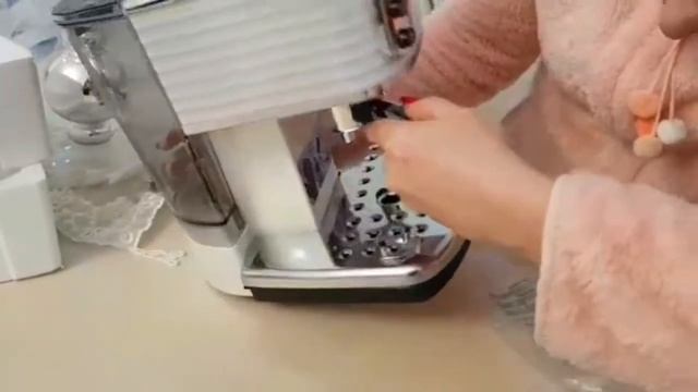 Dēlonghi machine à café смотреть онлайн