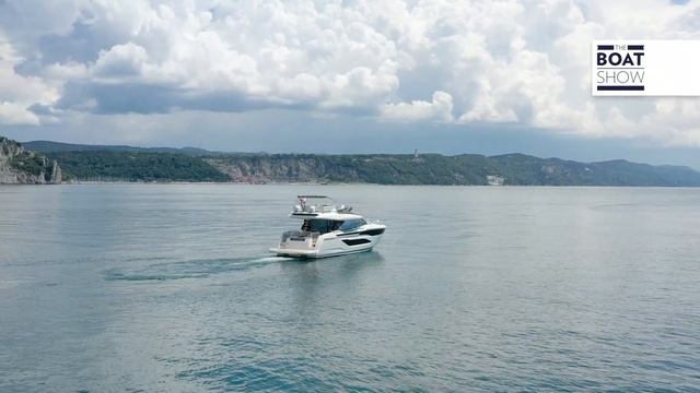 [ENG] NEW PRESTIGE F4 - Motor Yacht Review - The Boat Show смотреть онлайн