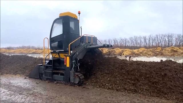 ABONO - ускоренное компостирование безподстилочного помета ворошительной машиной ABONO 17-30