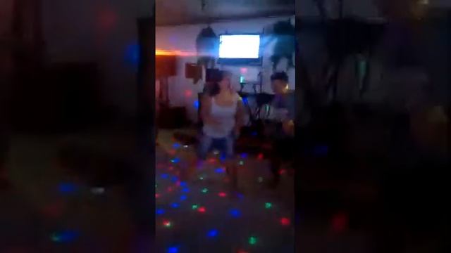 Это энергичный танец)))) смотреть онлайн