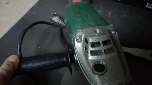 Распаковка — Угловая шлифовальная машина DWT WS13-180 T