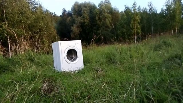 ? Взорвал  двумя мощными петардами стиральную машину?