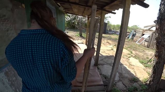 ВЛОГ : ПОСАДИЛИ ОГОРОД / ВСПАХАЛИ ОГОРОД / САЖАЕМ КАРТОШКУ смотреть онлайн