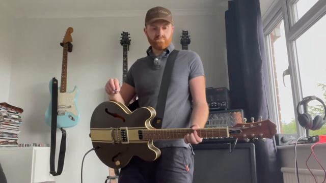 Angels & Airwaves - Secret Crowds (Guitar Cover with Tom Delonge ES333) смотреть онлайн