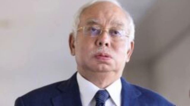Bekas Perdana Menteri Malaysia, Najib Jatuh sakit tertekan dipenjara.#najibrazak#viral#trending смотреть онлайн