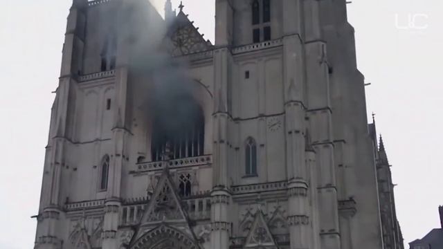 ГОРИТ ГОТИЧЕСКИЙ СОБОР СВЯТЫХ ПЕТРА И ПАВЛА | ФРАНЦИЯ, НАНТ смотреть онлайн