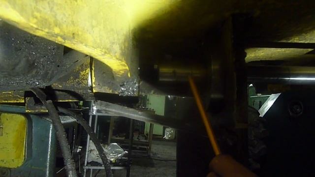 Расточка под передний мост экскаватора-погрузчика смотреть онлайн