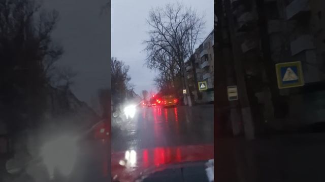 Луганск старые светофоры разбитые дороги смотреть онлайн